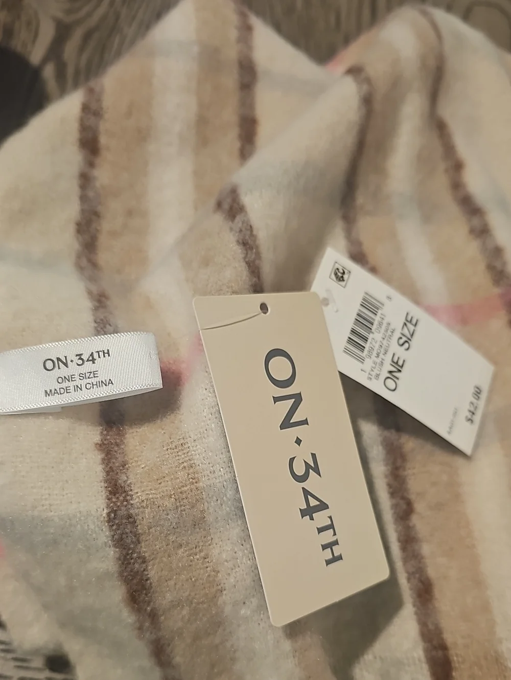 On 34th For Macys Plaid Wrap Blanket Scarf NWT $42